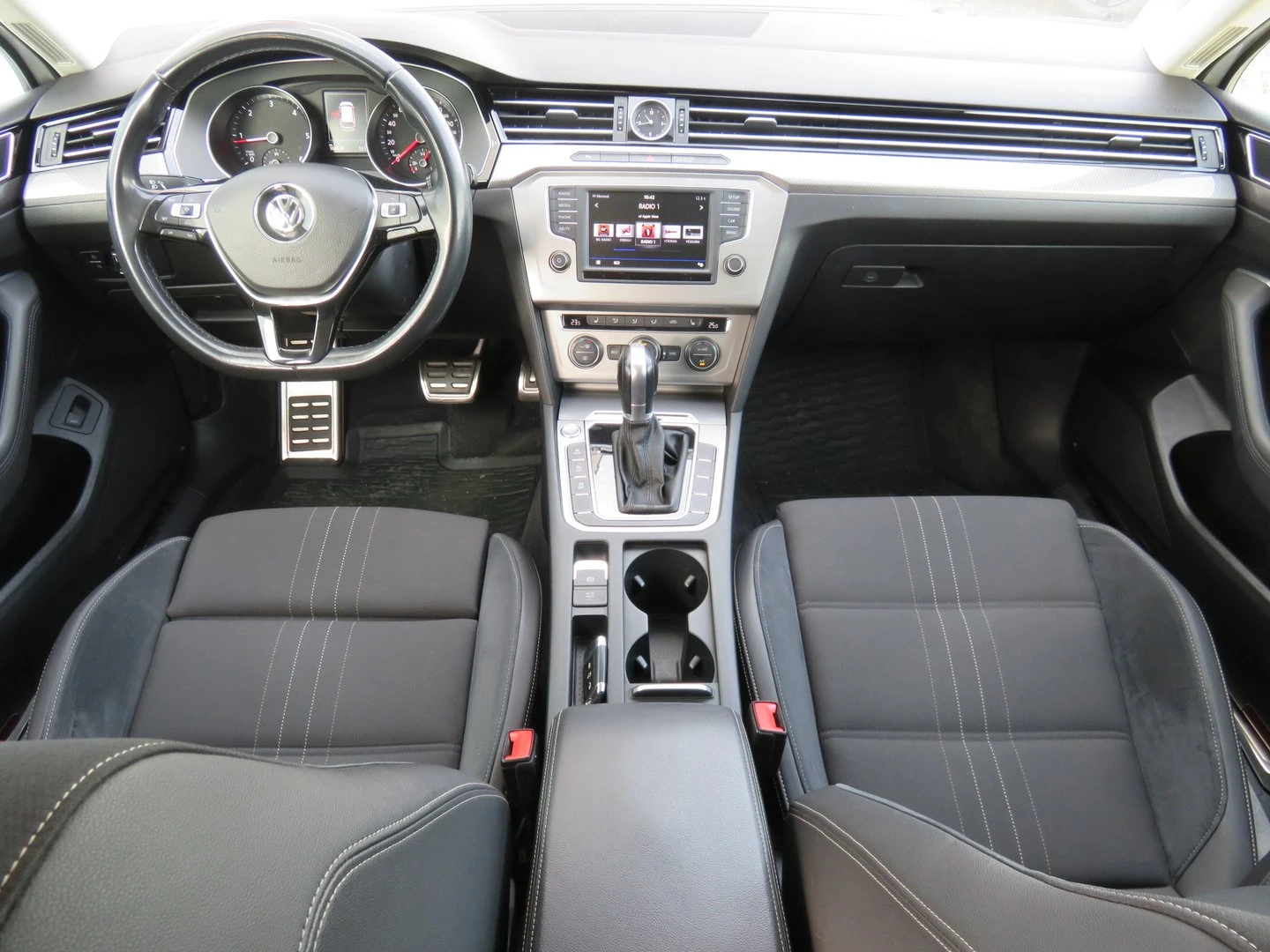 VW Passat 2.0TDI BMT 4MOTION - изображение 6