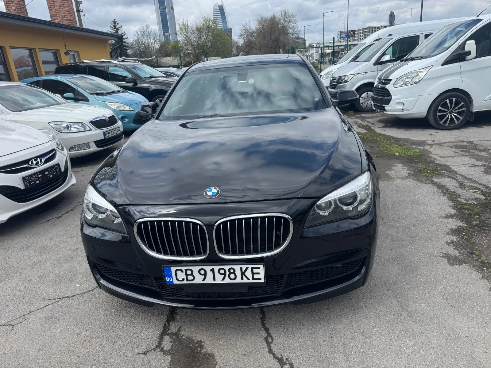 BMW 740 Li Xdrive - изображение 2