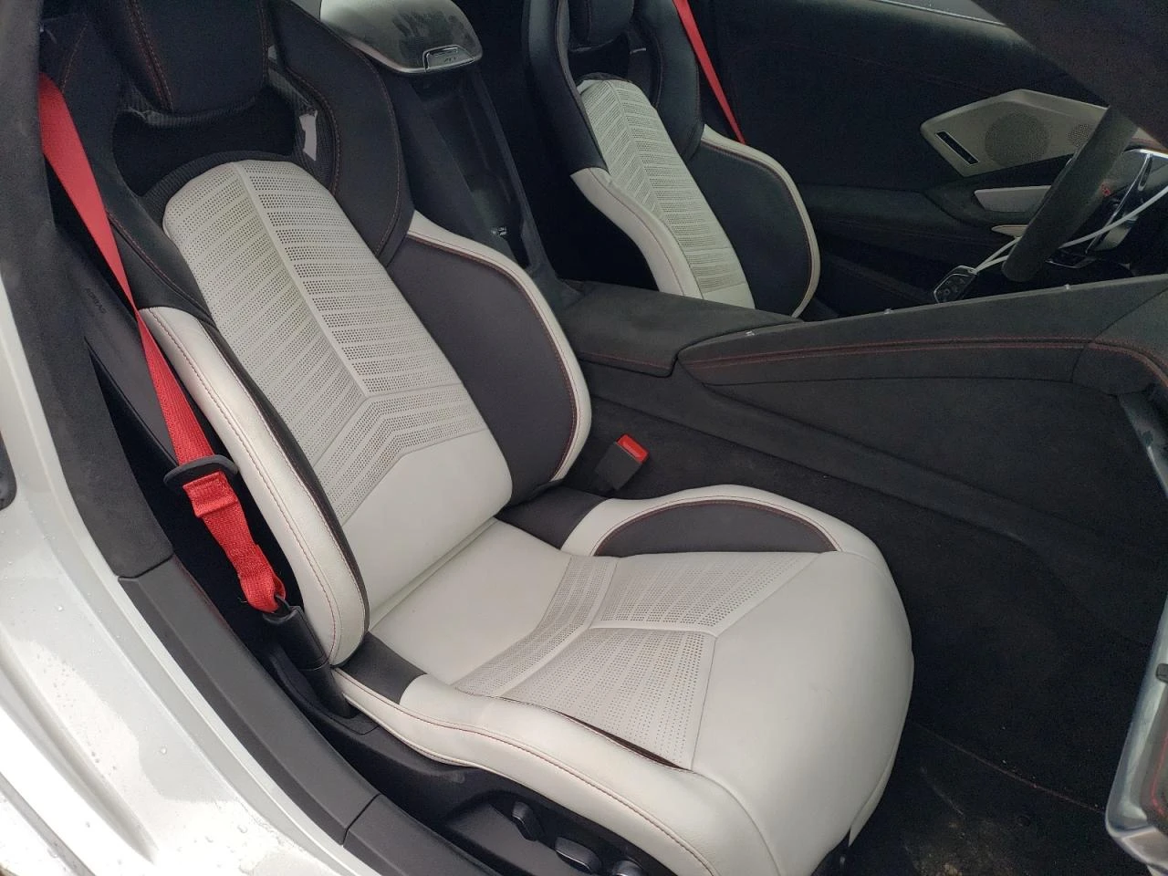 Chevrolet Corvette Stringray 3LT - изображение 10