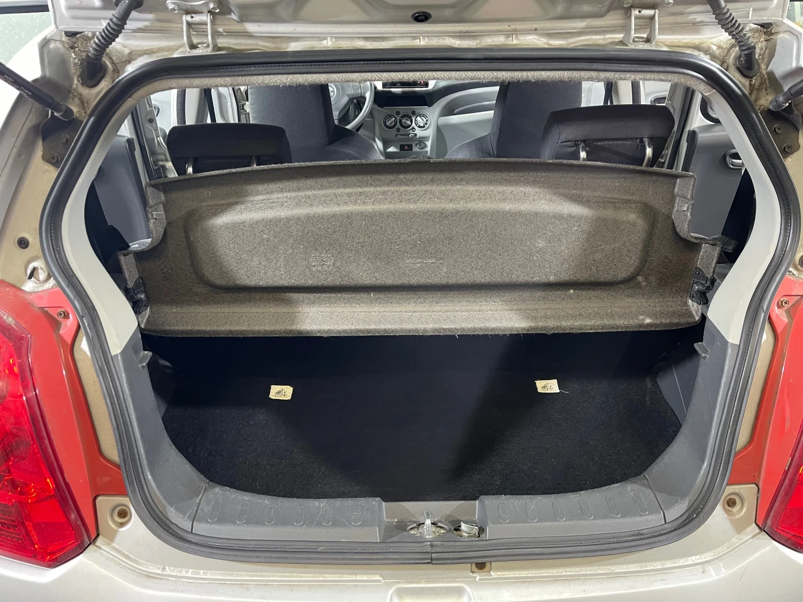 Nissan Pixo  - изображение 7