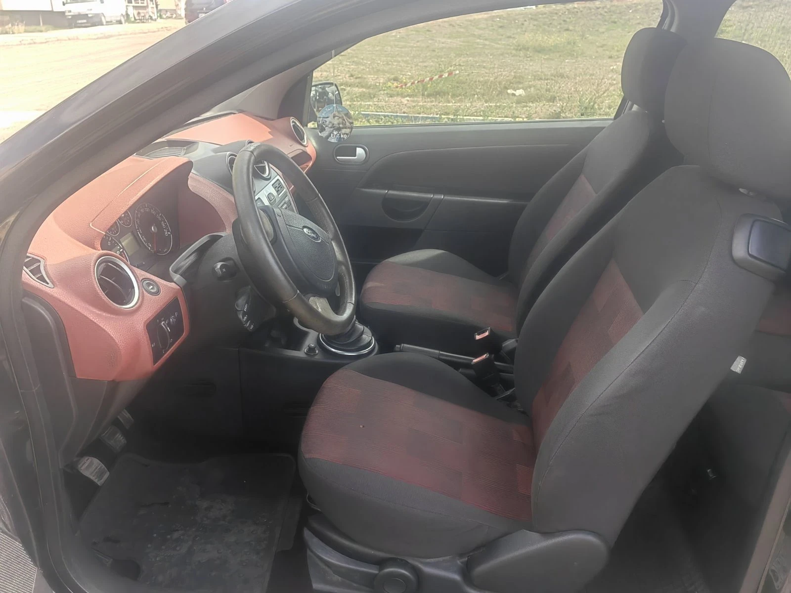 Ford Fiesta 1.2benzin - изображение 9