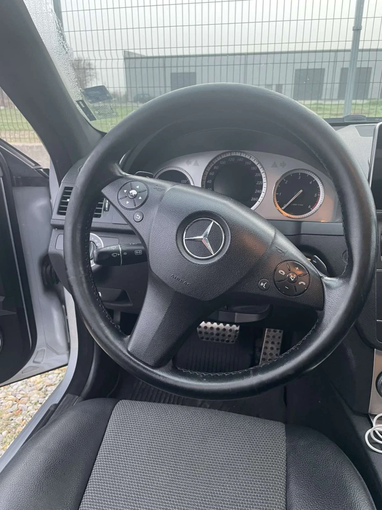 Mercedes-Benz C 220  - изображение 8