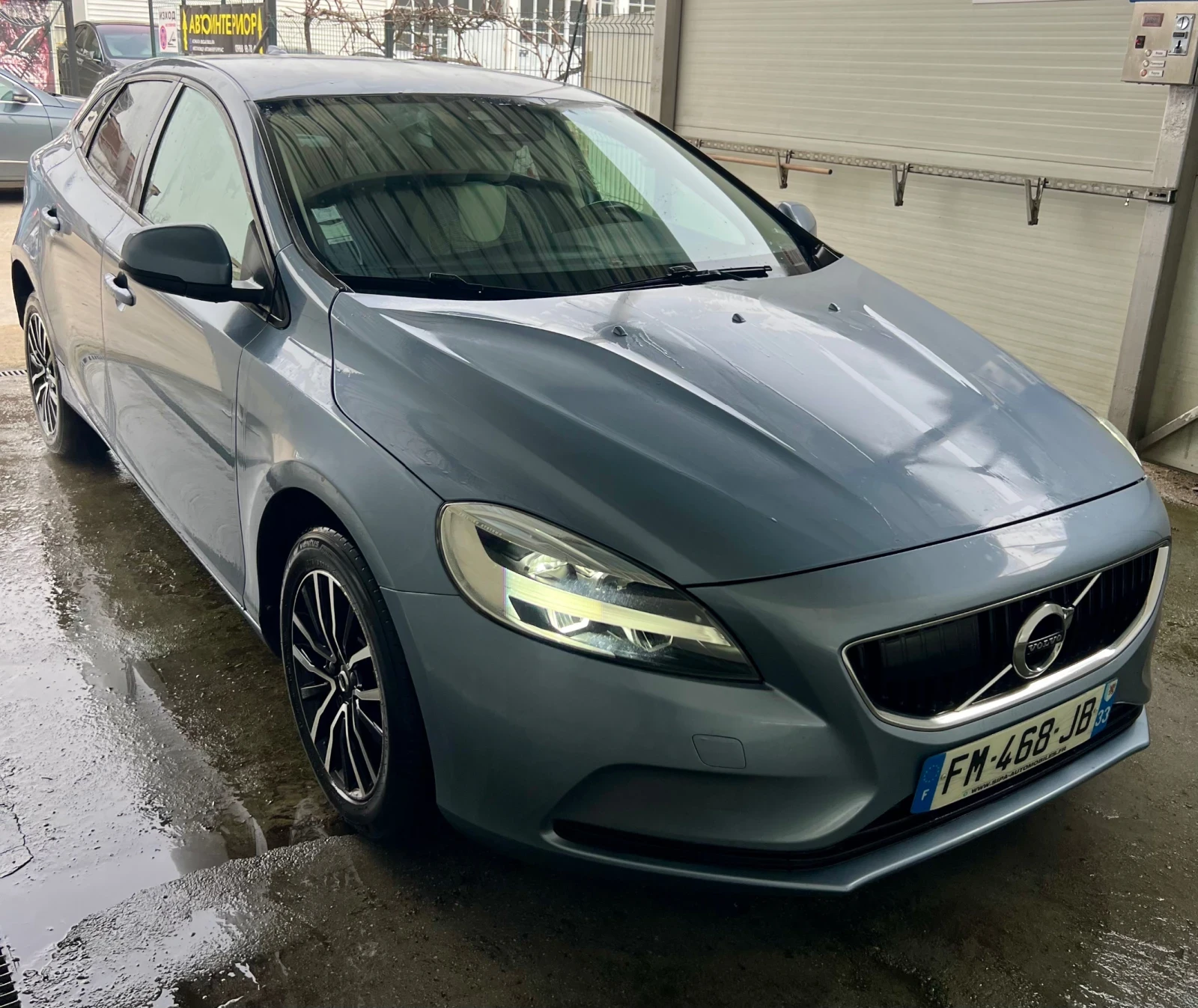 Volvo V40 2.0 Автоматик, снимка 2 - Автомобили и джипове - 54082700
