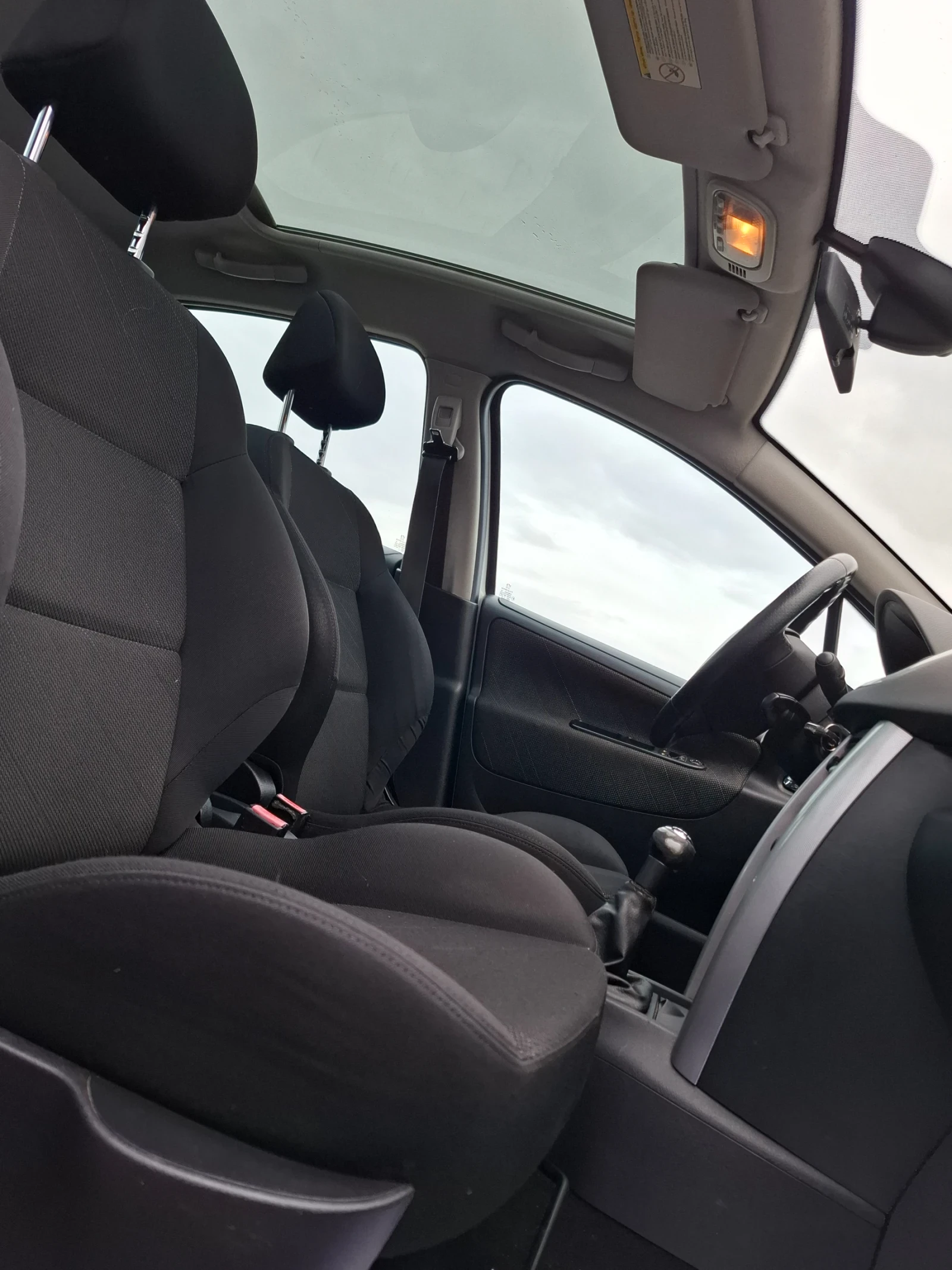 Peugeot 207 1.6HDI* (109кс)* * FACELIFT* PANORAMA* НОВ ВНОС* , снимка 16 - Автомобили и джипове - 54207928