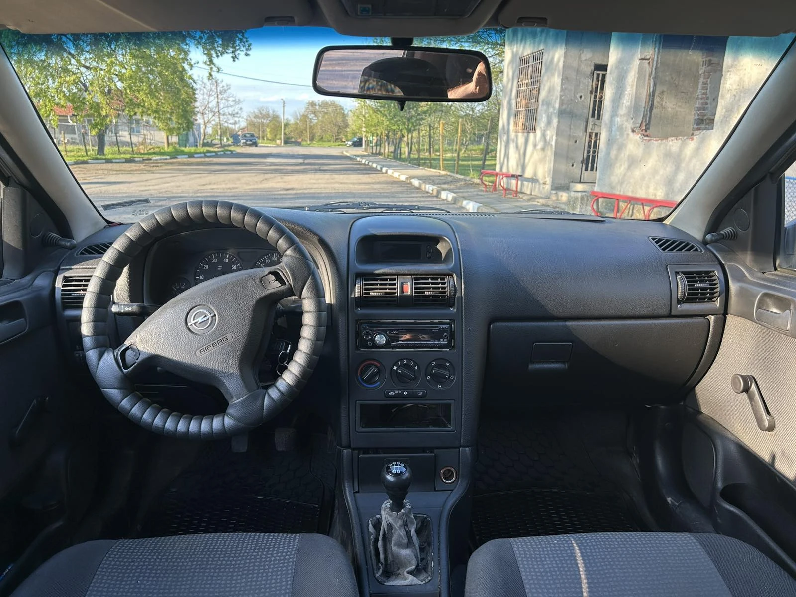 Opel Astra 1.4, снимка 2 - Автомобили и джипове - 54317550
