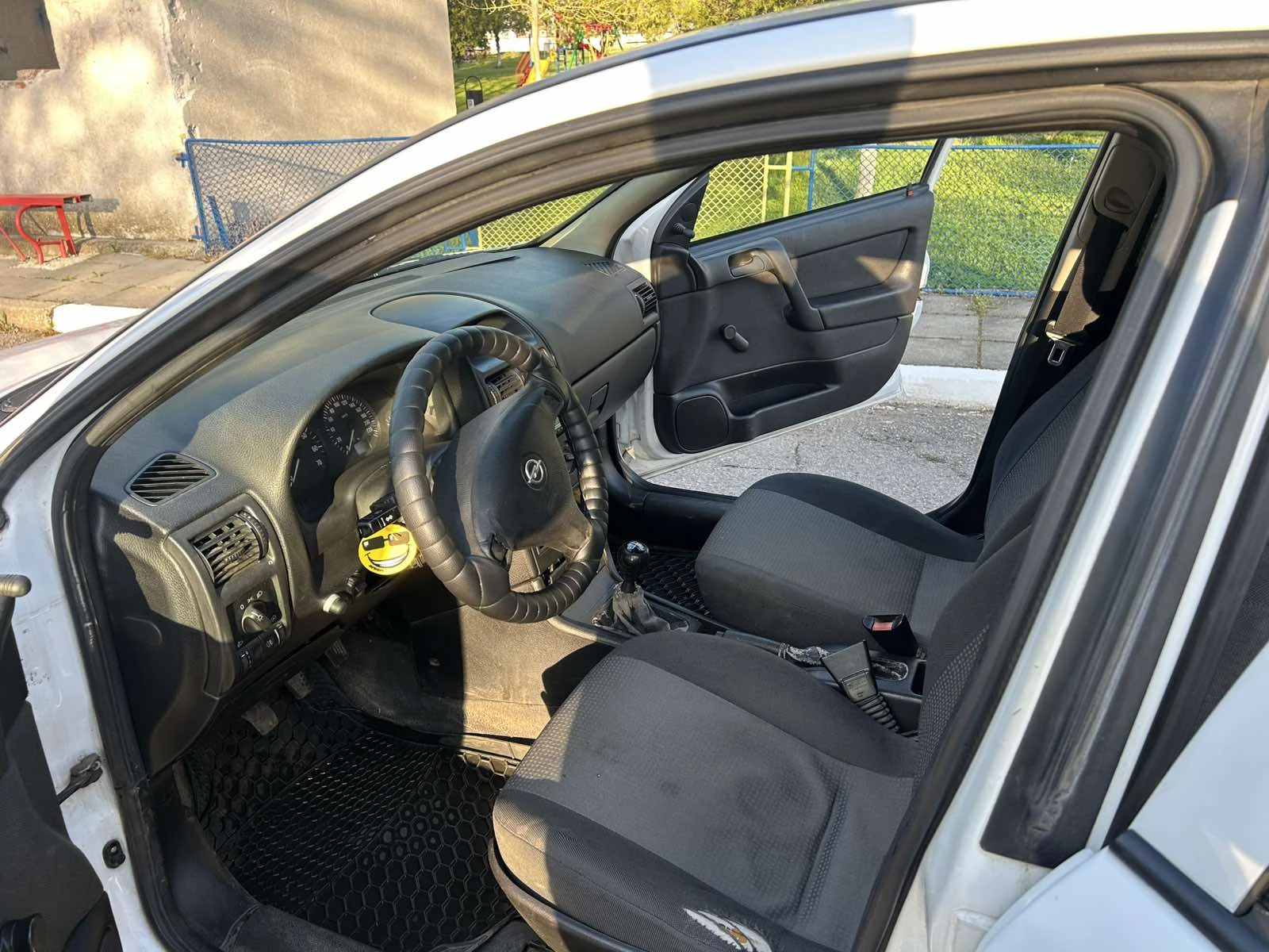 Opel Astra 1.4, снимка 5 - Автомобили и джипове - 54317550