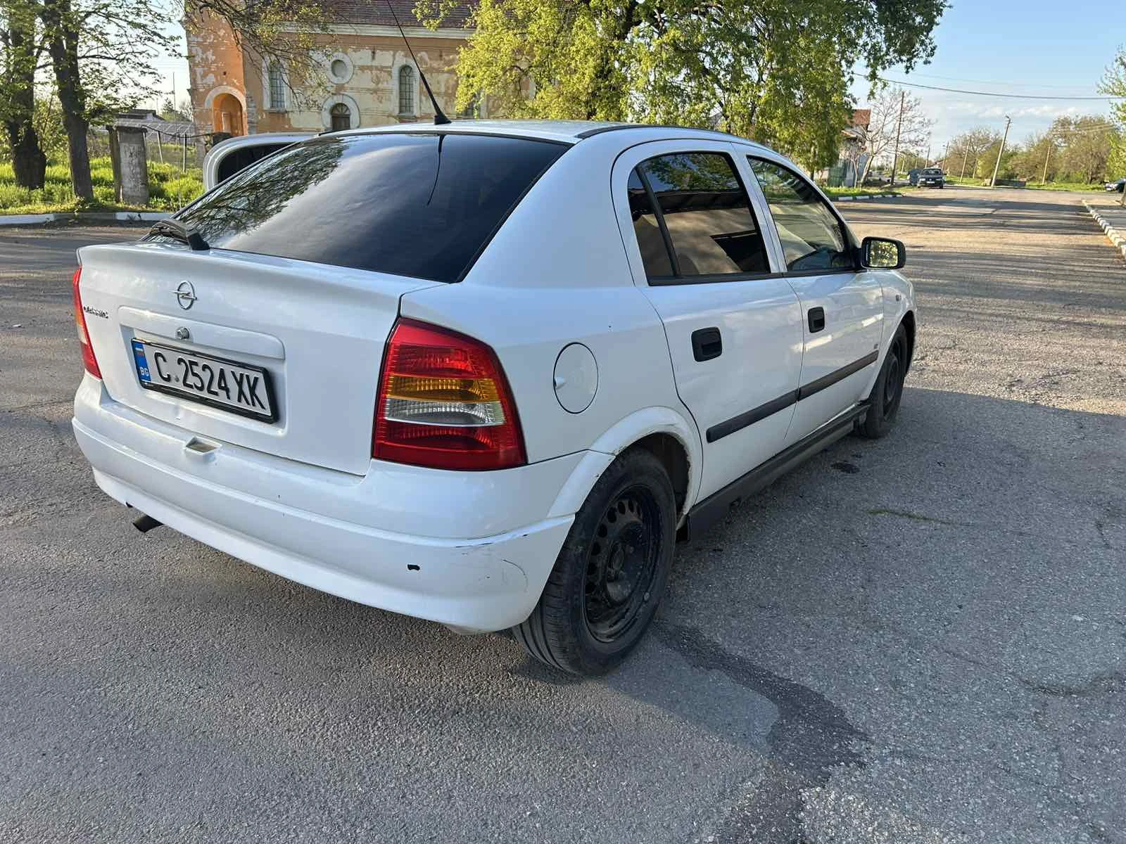 Opel Astra 1.4, снимка 4 - Автомобили и джипове - 54317550