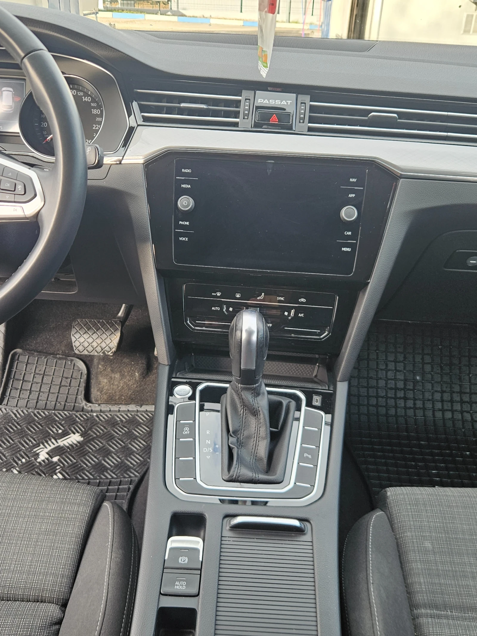 VW Passat, снимка 4 - Автомобили и джипове - 54399942