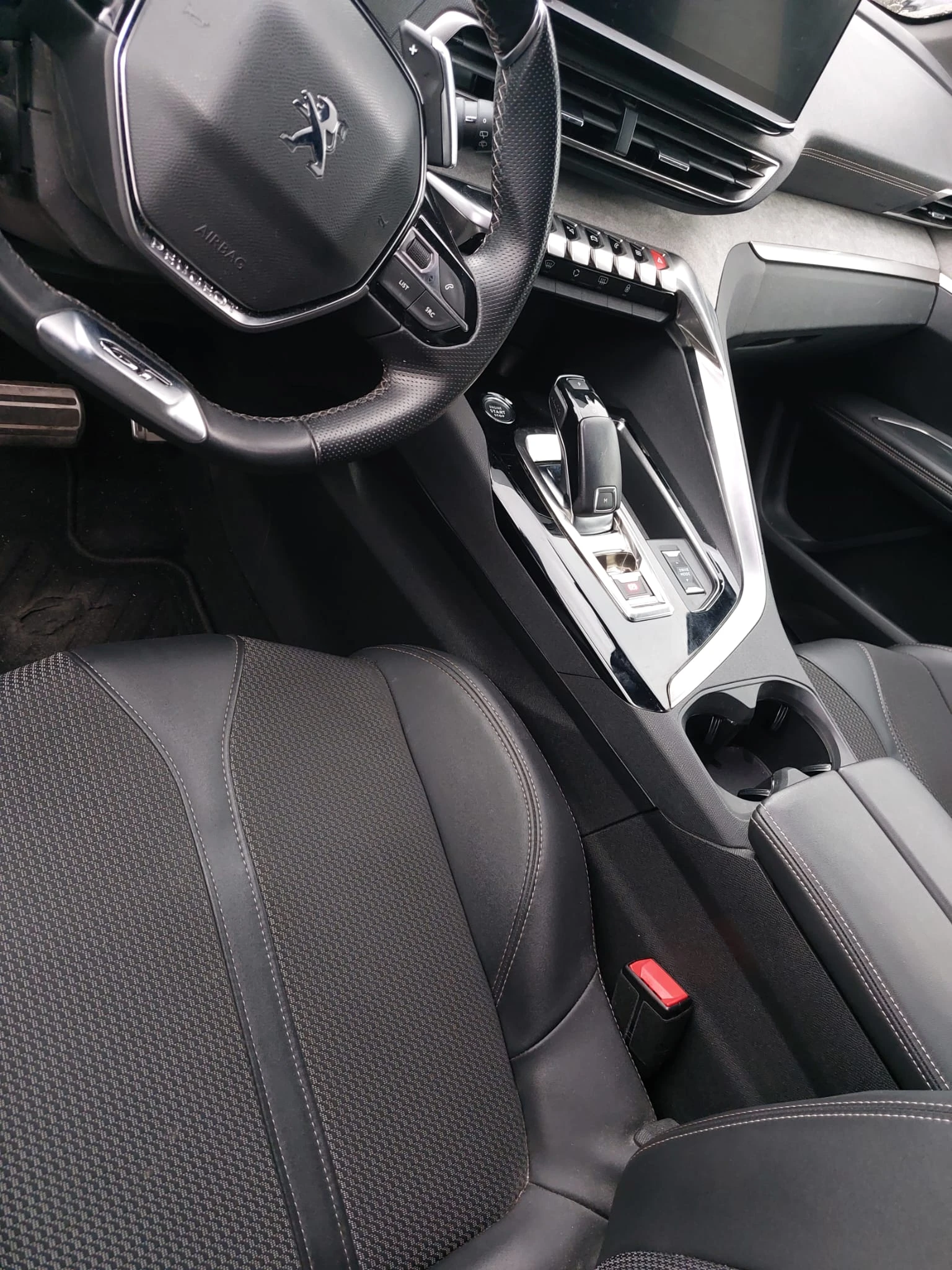 Peugeot 3008 1.2 GT  PURETECH 131 kc. EAT8 , снимка 5 - Автомобили и джипове - 55304353