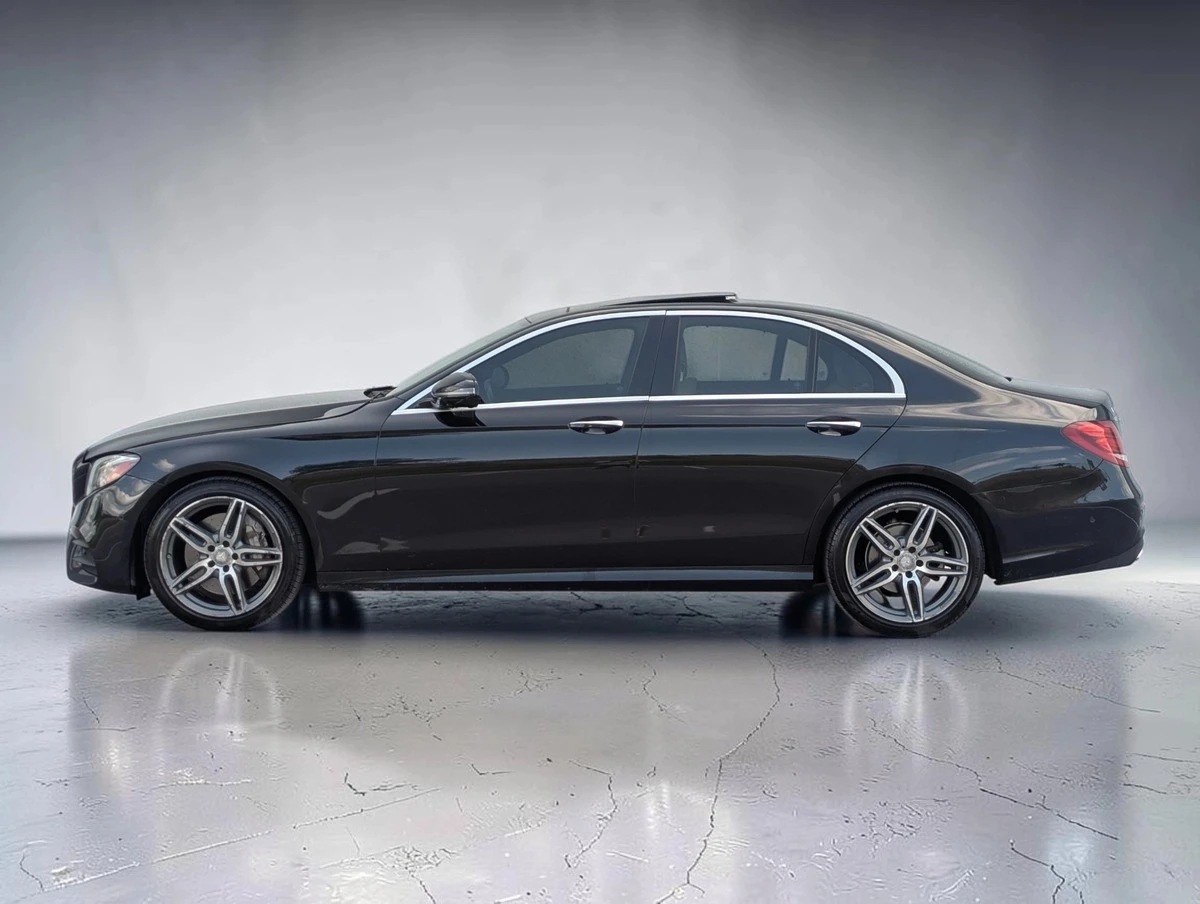 Mercedes-Benz E 300 E 300 4MATIC | HUD | 360  Камера | CarPlay, снимка 3 - Автомобили и джипове - 55423620