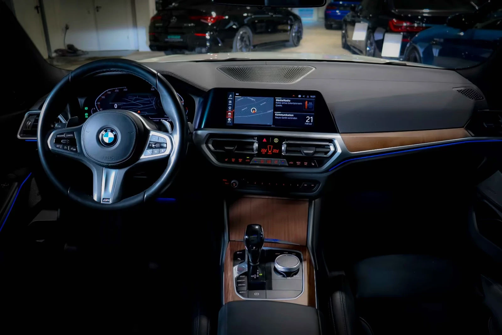 BMW 330 d/286HP/M SPORT/LASER/H&K/CAM/NAVI/KLESS/654z, снимка 9 - Автомобили и джипове - 55443561