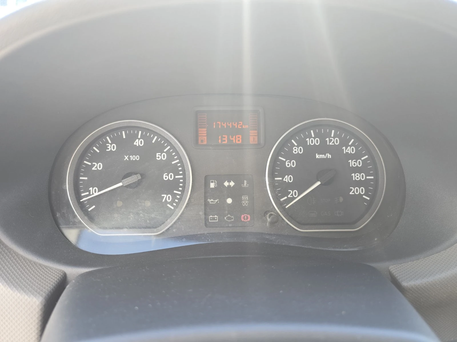Dacia Logan 1.4 TCe 75hp, снимка 8 - Автомобили и джипове - 56015299