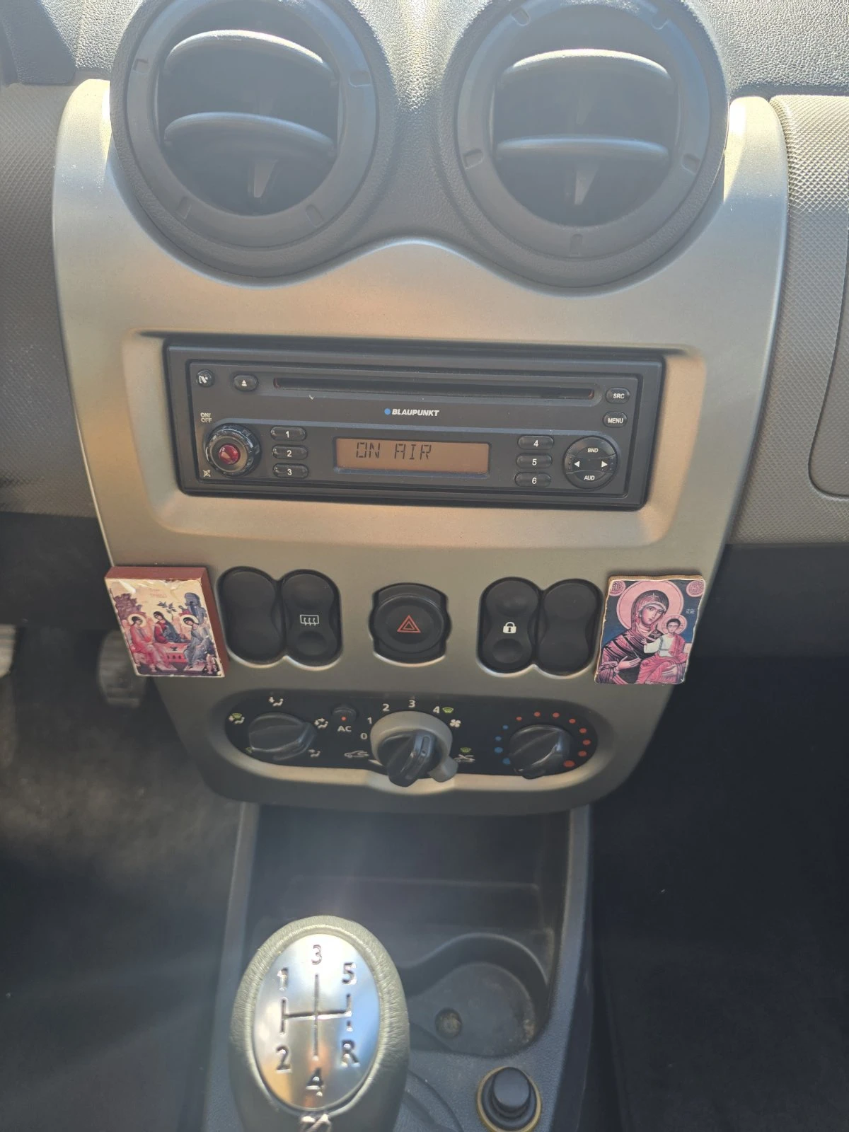 Dacia Logan 1.4 TCe 75hp, снимка 9 - Автомобили и джипове - 56015299
