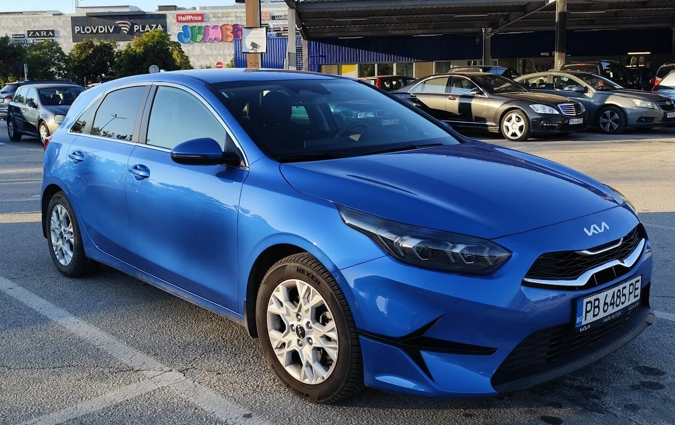 Kia Ceed 1.5 T Executive, снимка 2 - Автомобили и джипове - 56075705