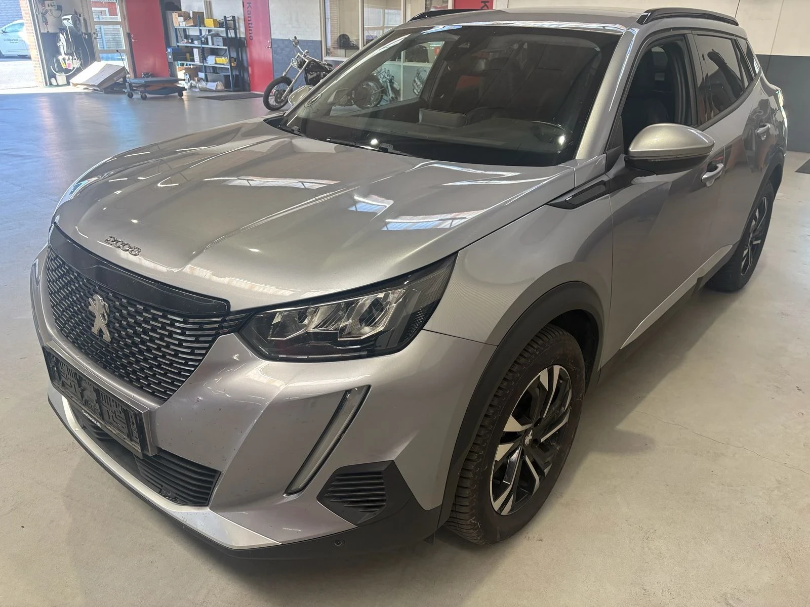 Peugeot 2008 1.5 HDI | EAT8 | Allure+ | LED | Camera, снимка 3 - Автомобили и джипове - 56130174