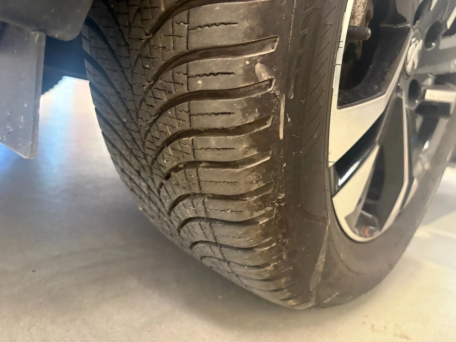 Peugeot 2008 1.5 HDI | EAT8 | Allure+ | LED | Camera, снимка 12 - Автомобили и джипове - 56130174