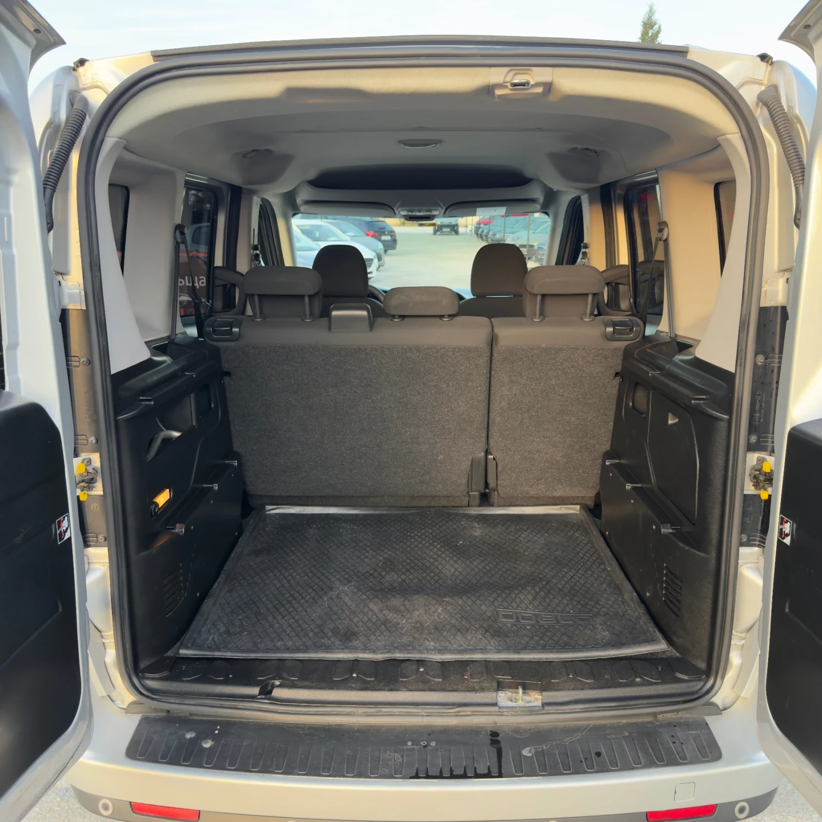 Fiat Doblo 1.6 D MULTIJET, снимка 8 - Автомобили и джипове - 56328265