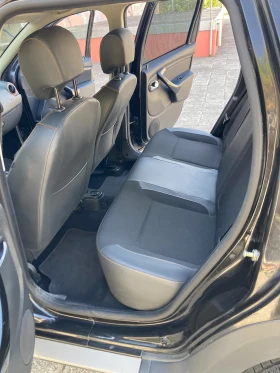 Dacia Duster 1.2 Tce , 4x4, снимка 10