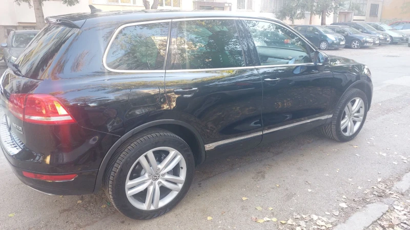 VW Touareg, снимка 3 - Автомобили и джипове - 49216914