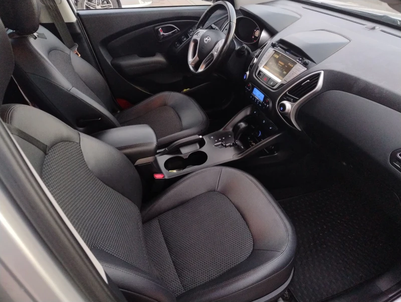 Hyundai IX35 2.0 CRDI 4WD 184 к.с., снимка 13 - Автомобили и джипове - 52625142