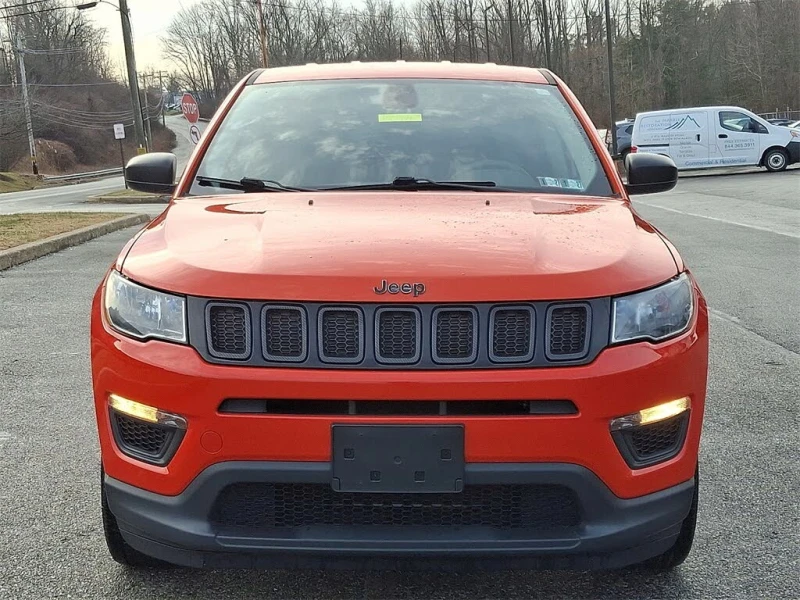 Jeep Compass Sport * CARFAX * АвтоКредит* (ЦЕНА ДО БГ), снимка 2 - Автомобили и джипове - 53238345