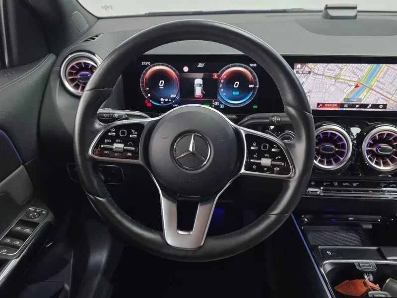 Mercedes-Benz EQA, снимка 13 - Автомобили и джипове - 56015991