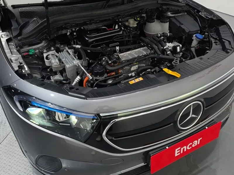 Mercedes-Benz EQA, снимка 6 - Автомобили и джипове - 56015991