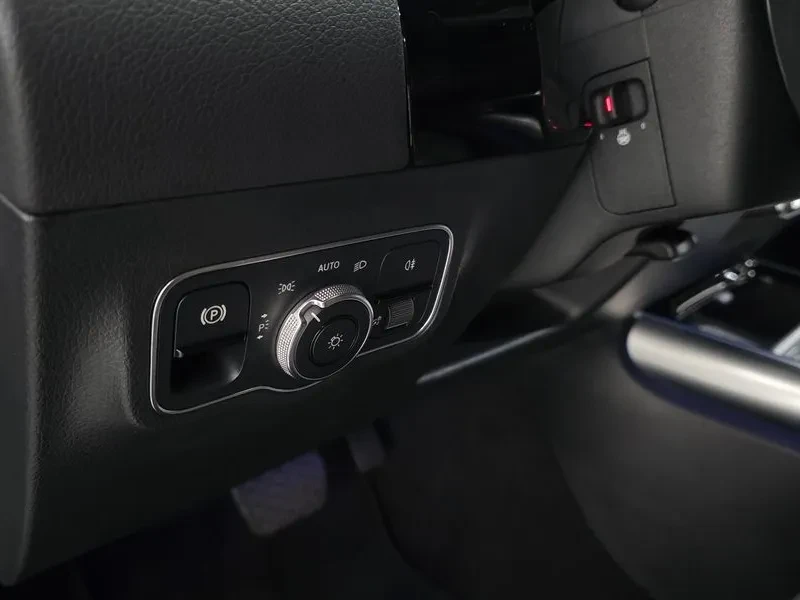 Mercedes-Benz EQA, снимка 14 - Автомобили и джипове - 56015991