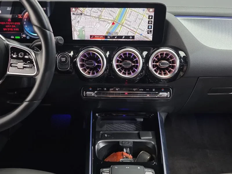 Mercedes-Benz EQA, снимка 15 - Автомобили и джипове - 56015991