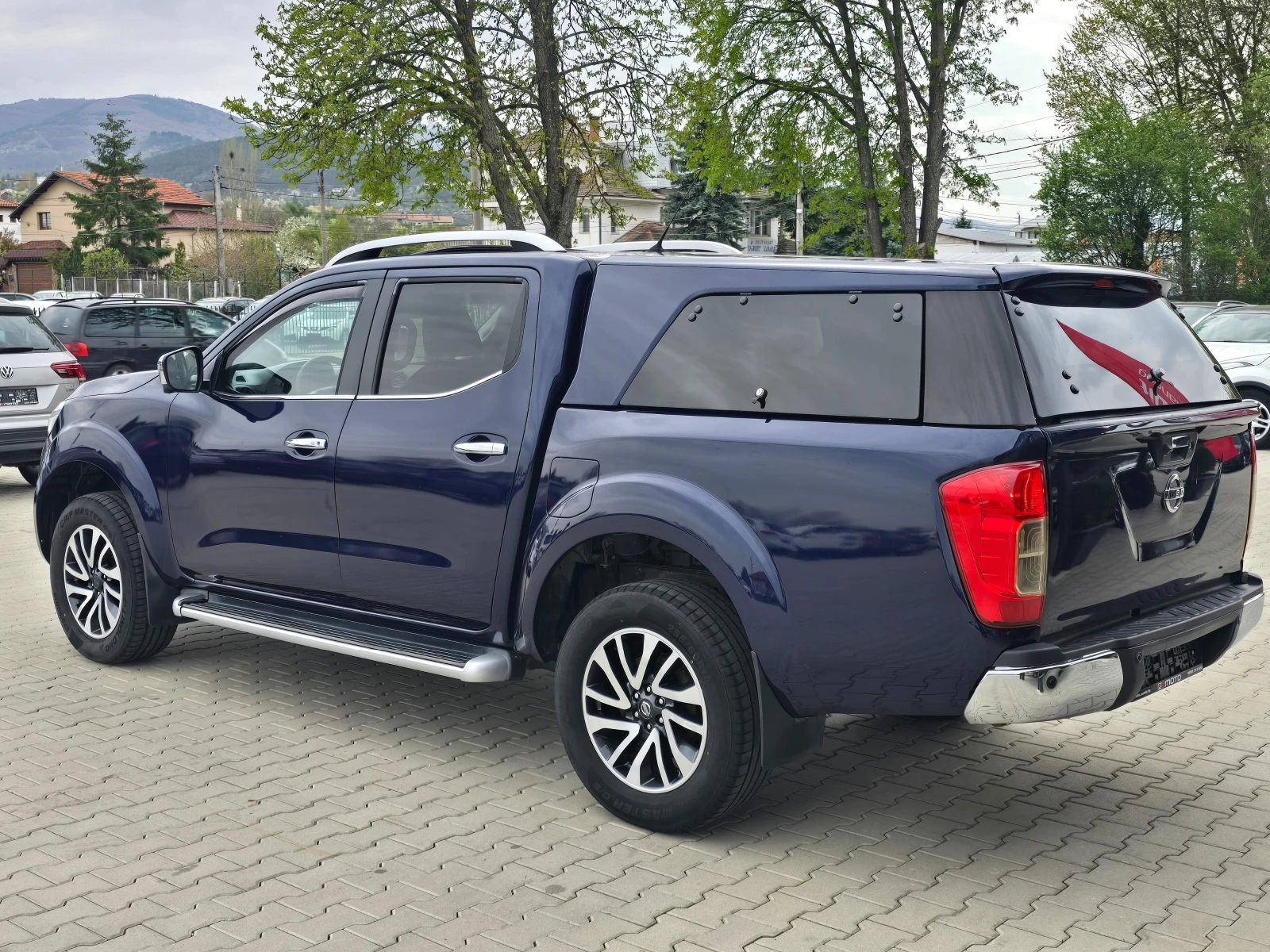 Nissan Navara 2.3D, 190к.с., 4х4, Автомат, Камера 360!, снимка 4 - Автомобили и джипове - 50947801