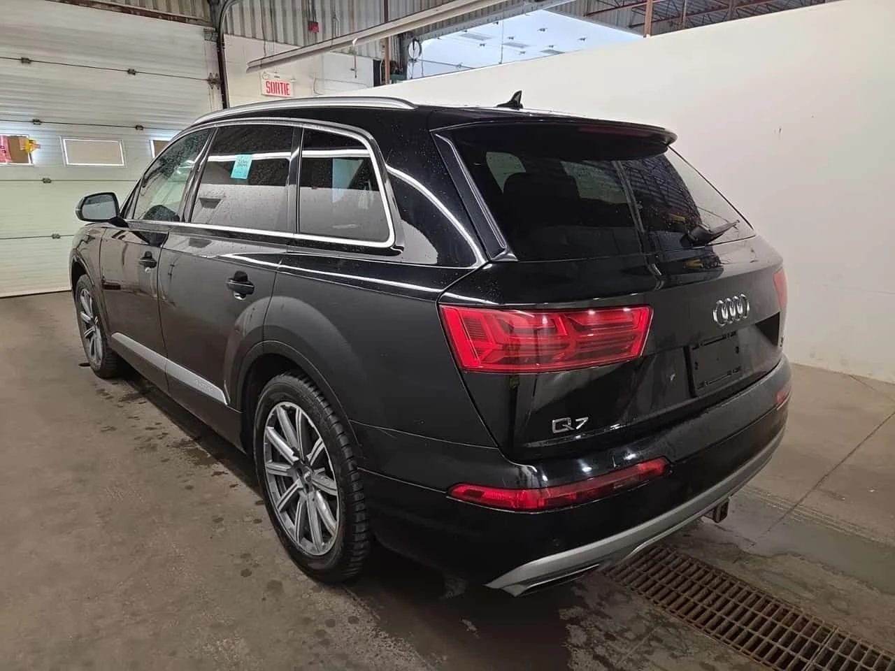 Audi Q7 * KOMFORT * CARFAX * БЕЗ ПЪРВОНАЧАЛНА ВНОСКА, снимка 4 - Автомобили и джипове - 55446485