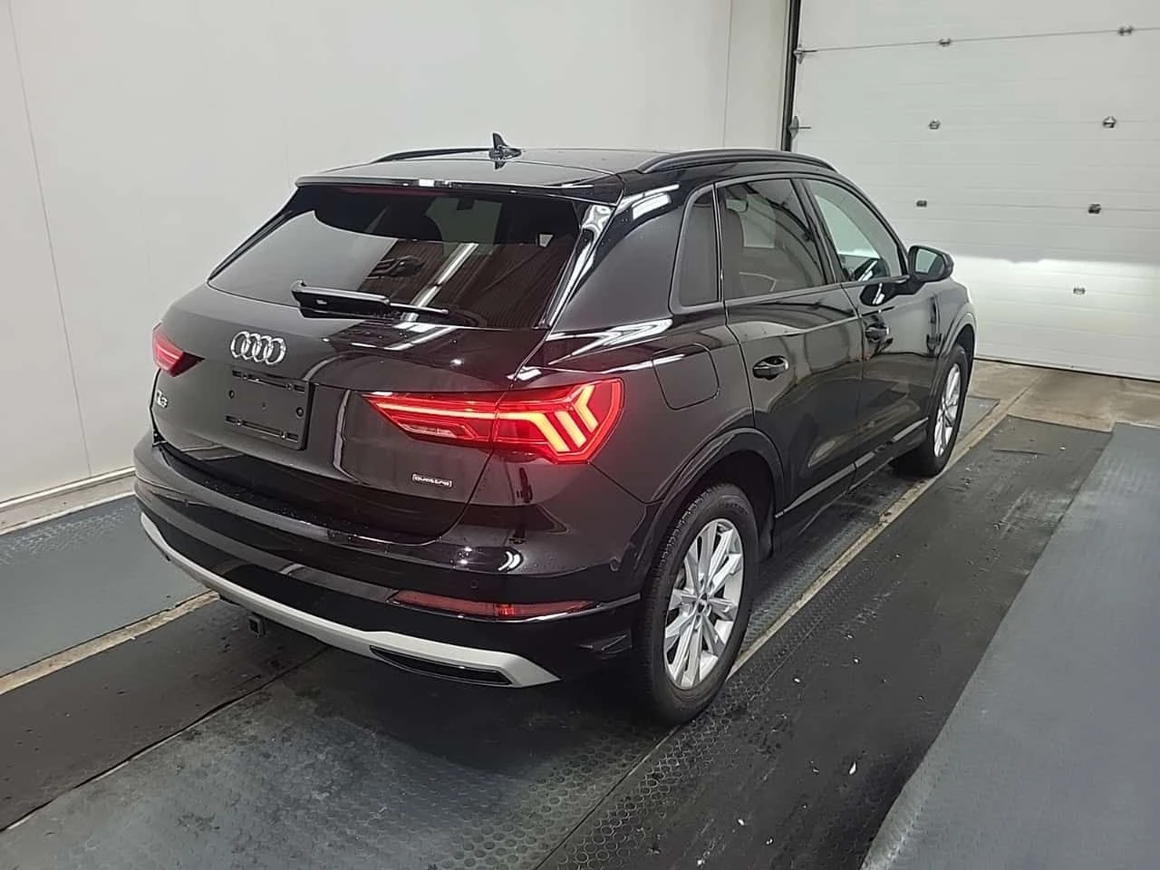 Audi Q3 * KOMFORT * CARFAX * ЦЕНА ДО БГ, снимка 4 - Автомобили и джипове - 55616841