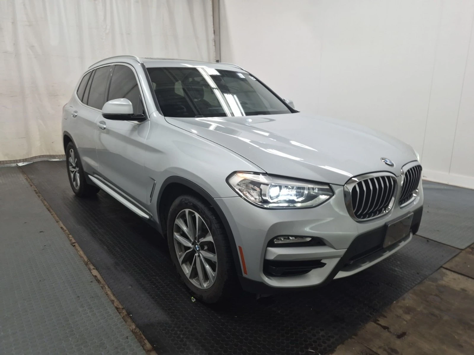 BMW X3 XDRIVE30I * AвтоКредит * (ЦЕНА ДО БГ), снимка 2 - Автомобили и джипове - 55619278