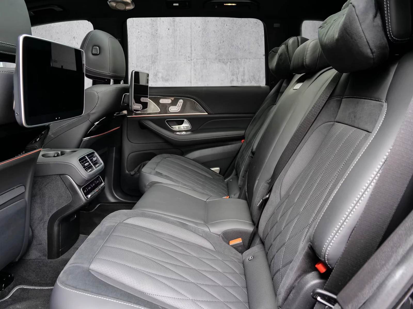 Mercedes-Benz GLS 63 AMG BRABUS 800* BURM 3D* DISTR* CARBON* KEYLESS* 360 C, снимка 15 - Автомобили и джипове - 55748858
