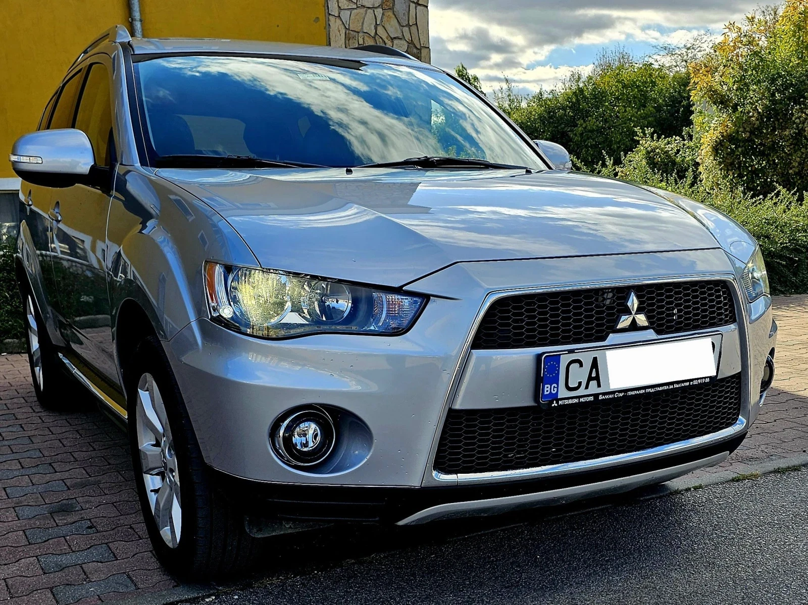 Mitsubishi Outlander 2.4L/ 75 000км