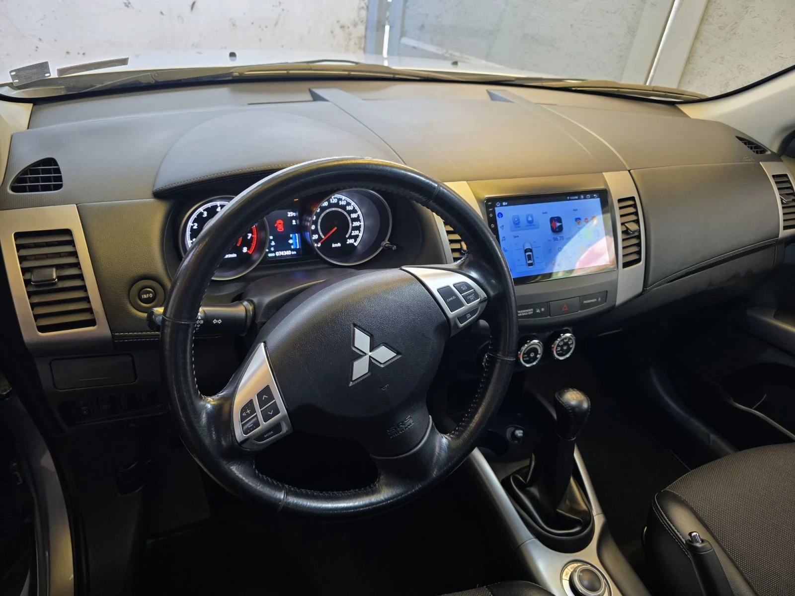 Mitsubishi Outlander 2.4L/ 75 000км, снимка 12 - Автомобили и джипове - 55983086