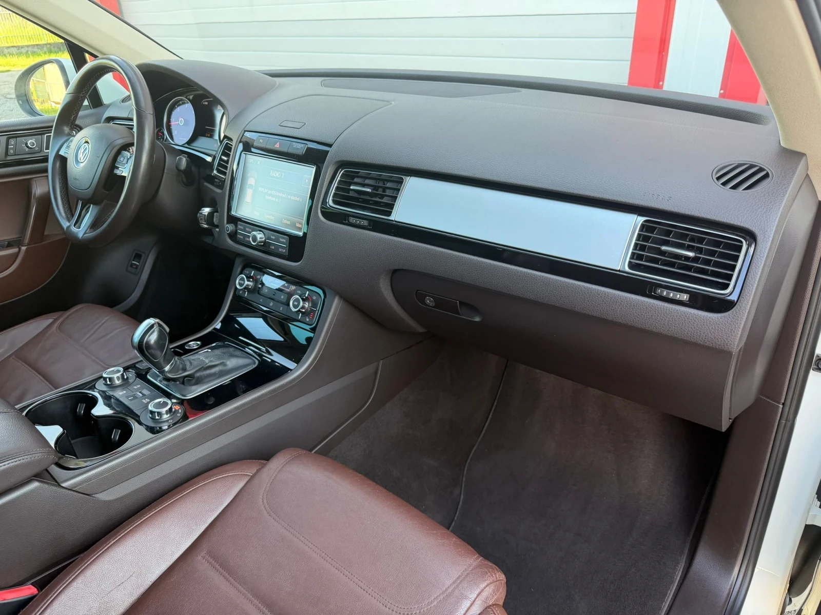 VW Touareg 2.0TDI AUTOMATIK NAVI PANORAMA KEY LESS WEBASTO , снимка 15 - Автомобили и джипове - 56243054
