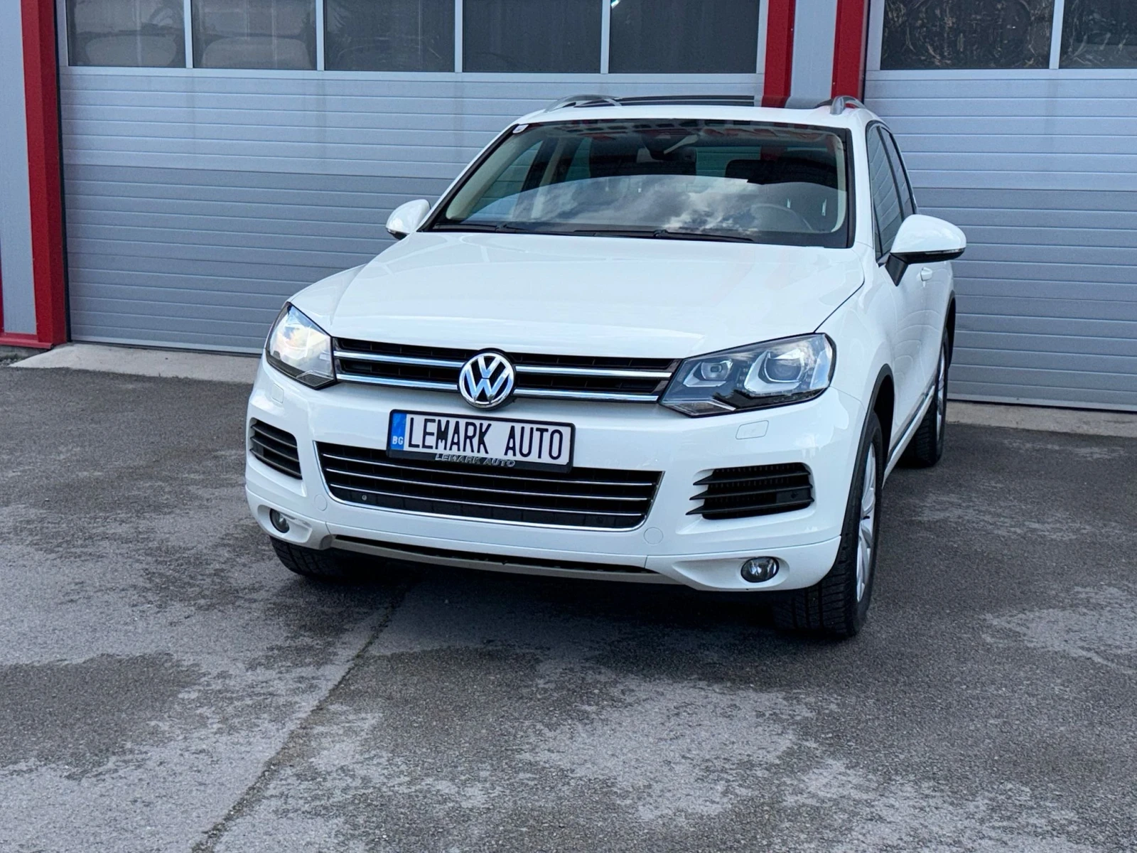 VW Touareg 2.0TDI AUTOMATIK NAVI PANORAMA KEY LESS WEBASTO , снимка 2 - Автомобили и джипове - 56243054