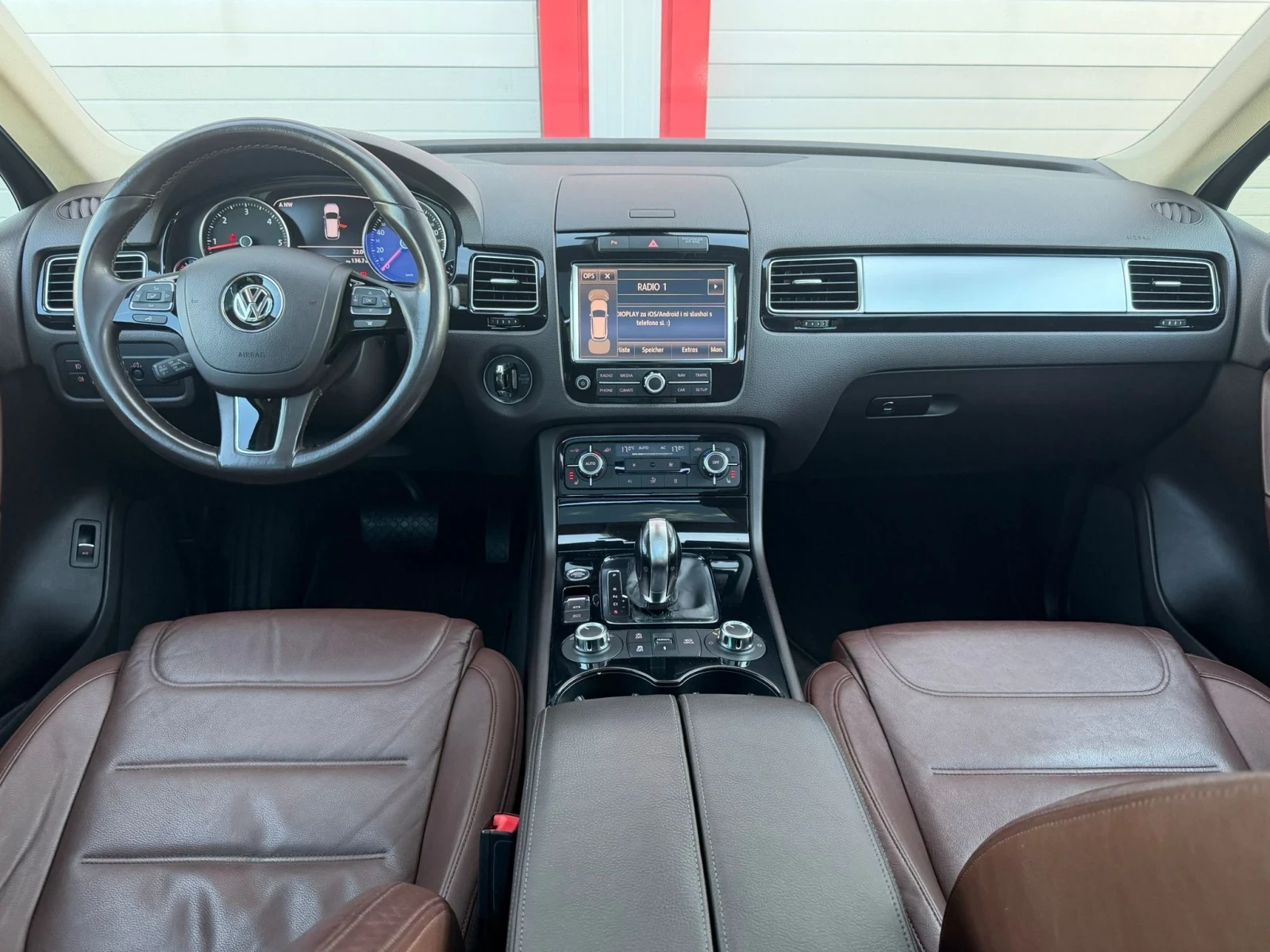 VW Touareg 2.0TDI AUTOMATIK NAVI PANORAMA KEY LESS WEBASTO , снимка 14 - Автомобили и джипове - 56243054