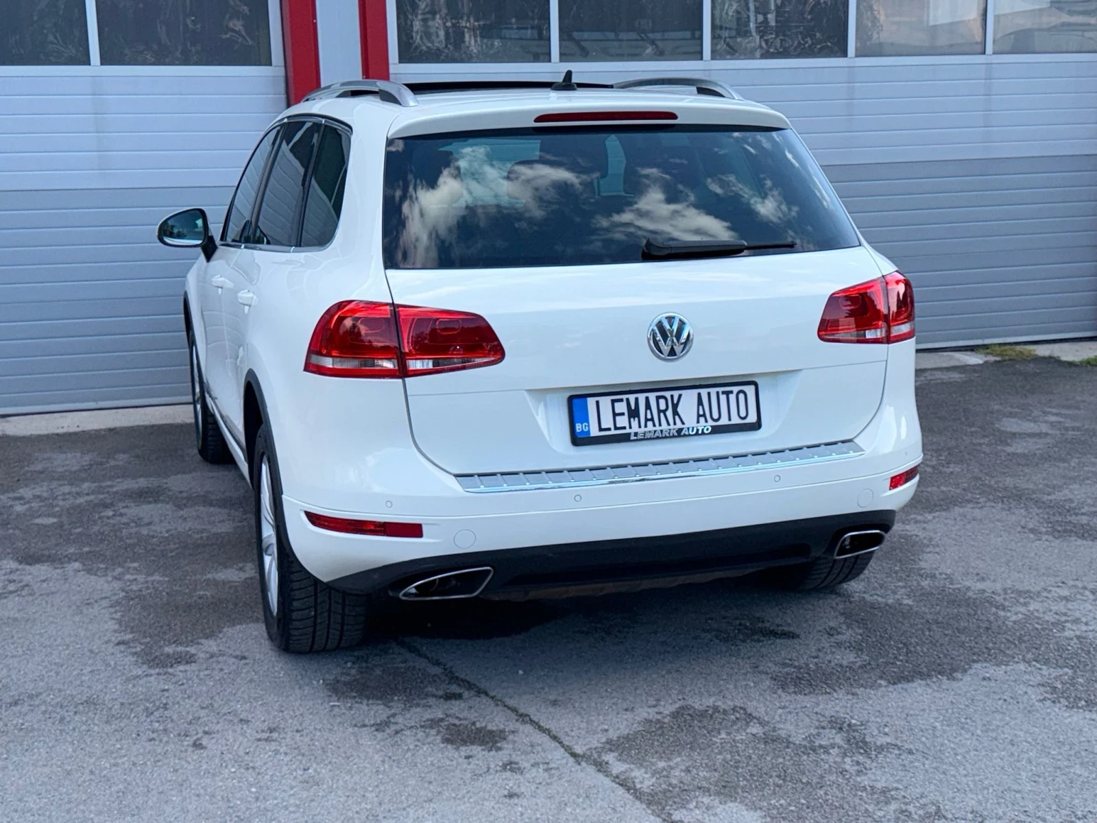 VW Touareg 2.0TDI AUTOMATIK NAVI PANORAMA KEY LESS WEBASTO , снимка 9 - Автомобили и джипове - 56243054