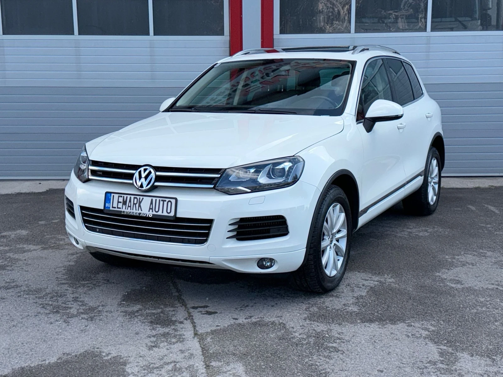 VW Touareg 2.0TDI AUTOMATIK NAVI PANORAMA KEY LESS WEBASTO , снимка 4 - Автомобили и джипове - 56243054