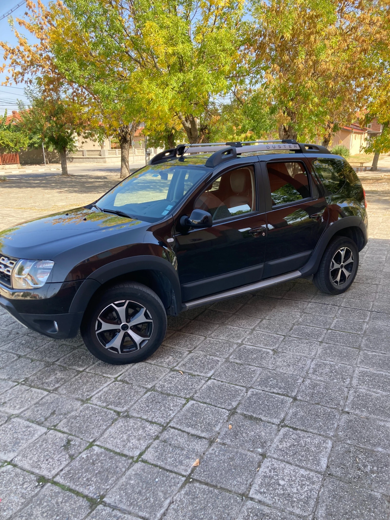 Dacia Duster 1.2 Tce , 4x4, снимка 2 - Автомобили и джипове - 56599067