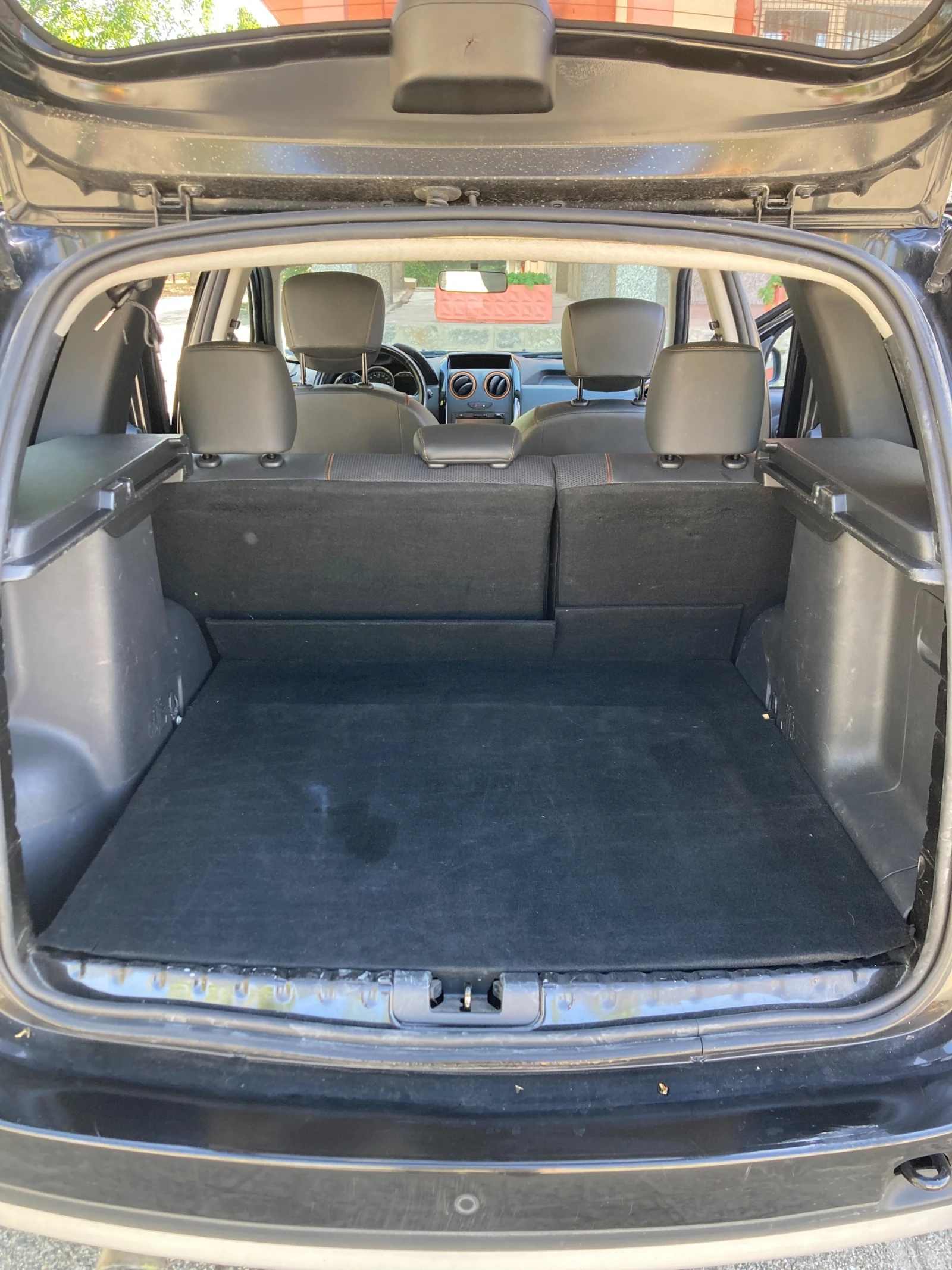Dacia Duster 1.2 Tce , 4x4, снимка 11 - Автомобили и джипове - 56599067