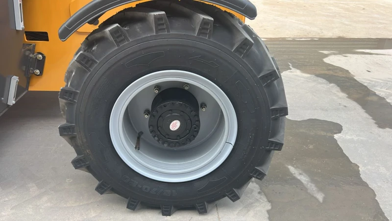 Телескопичен товарач JCB Victory 3007, снимка 5 - Селскостопанска техника - 51999659