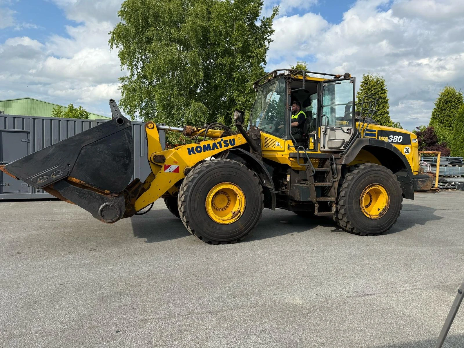Челен товарач Komatsu WA 380 САМО 3000 ЧАСА ЛИЗИНГ - изображение 2