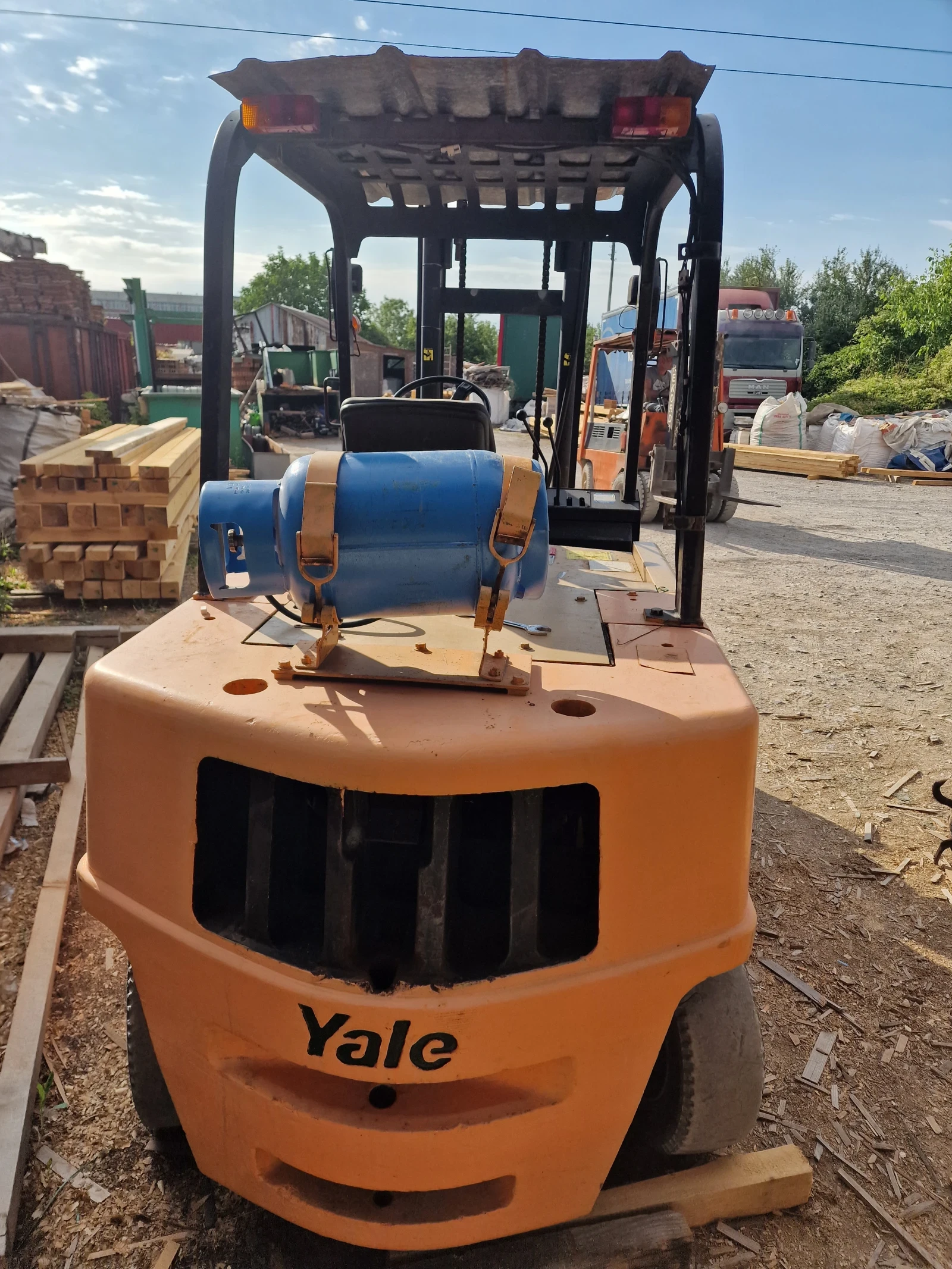  Yale | Mobile.bg   3