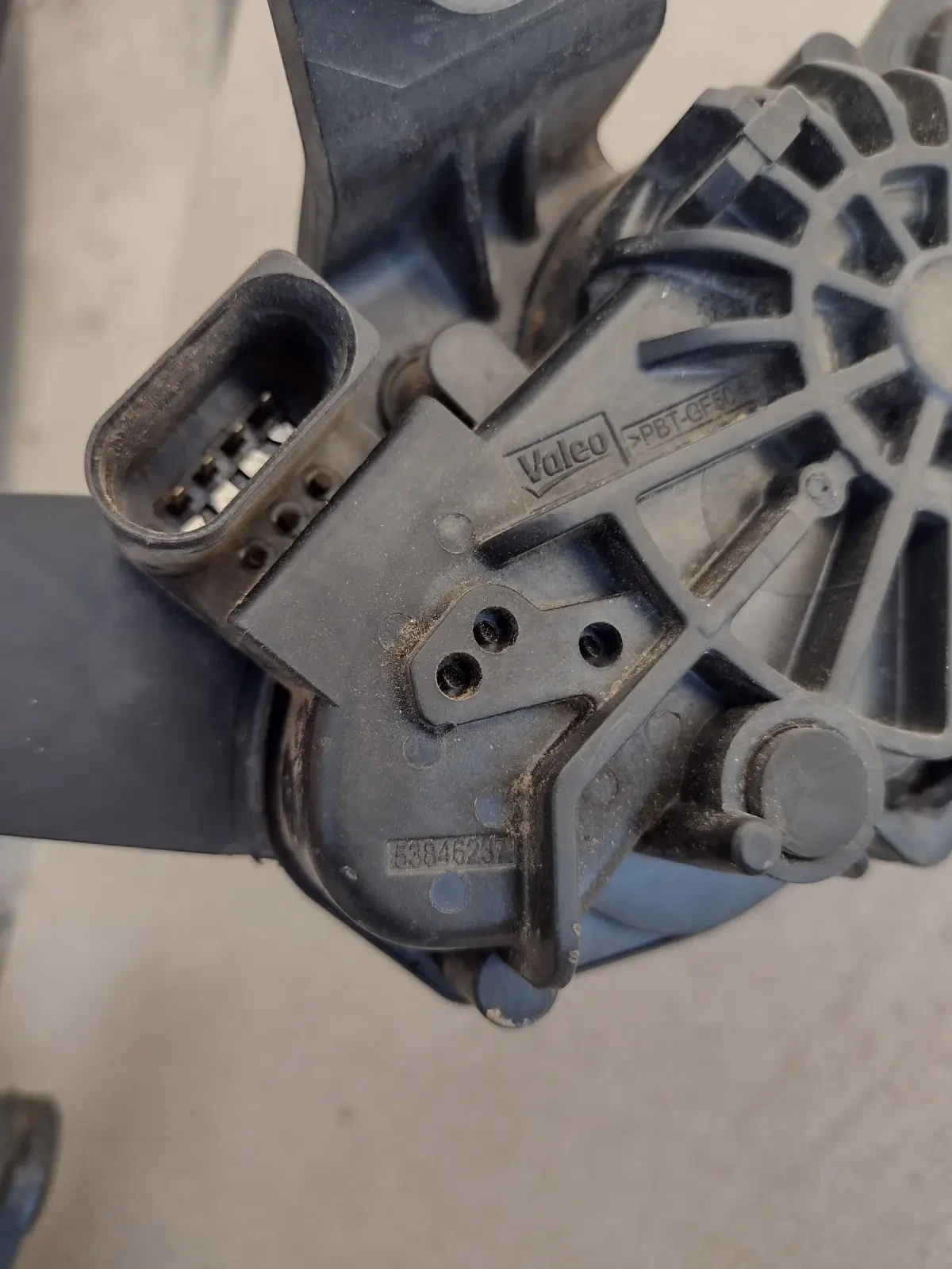 W000008165  ������� ����� ��������  HYUNDAI IX20, KIA VENGA  Valeo   53846237 | Mobile.bg � ����������� 2