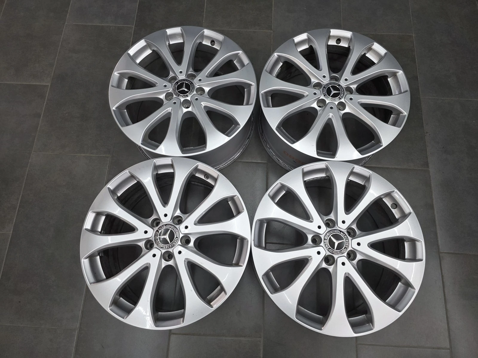 Джанти за Mercedes-Benz, снимка 3 - Гуми и джанти - 56718066