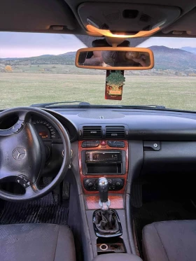 Mercedes-Benz C 200, снимка 7