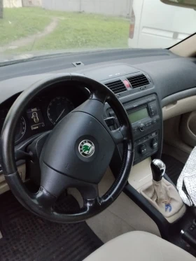 Skoda Octavia FSI - 2000 € / 3911.66 лв. - 79727452 6
